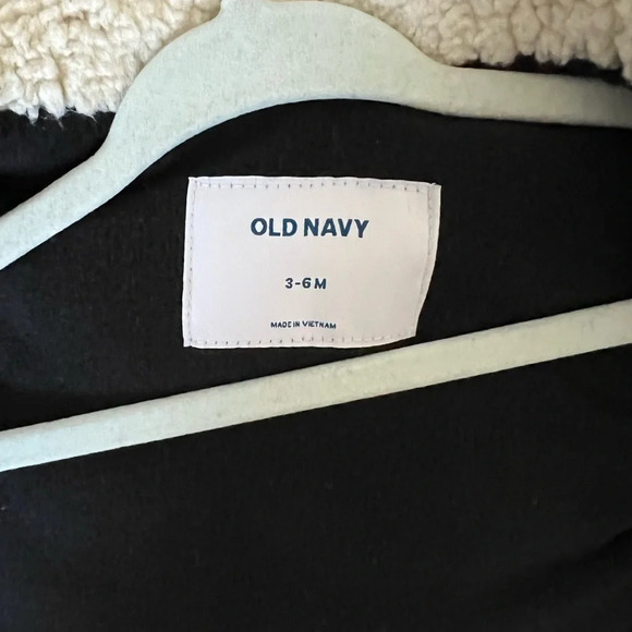 Old Navy baby red plaid vest size 3-6 months - Picture 3 of 4